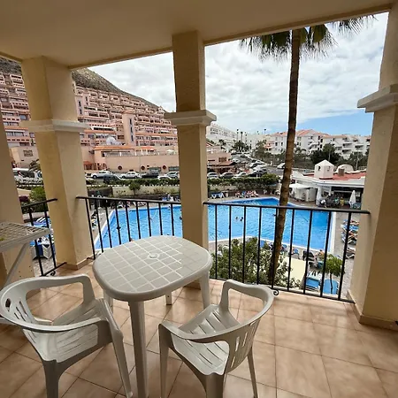 Modern Free Wifi Heated Pool Apartamento
